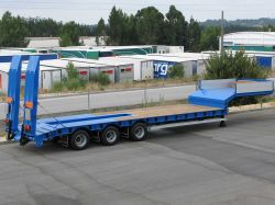 Semi Remorque Porte Engins Simple Rampe Trois Essieux