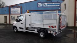 Vul 3t5  Benne Coffre Dos De Cabine  Rehausses Grillagees  Hayon A Colonnes 